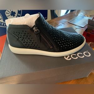 Ecco Laser Cut Bootie Sneaker - black, size 8
